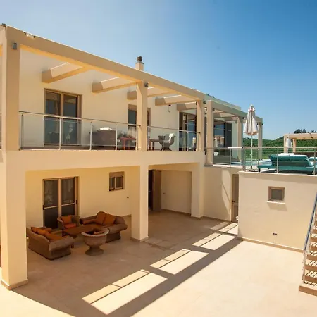 וילה Luxury 6-bedroom With Private Pool- Prigipessa חאניה