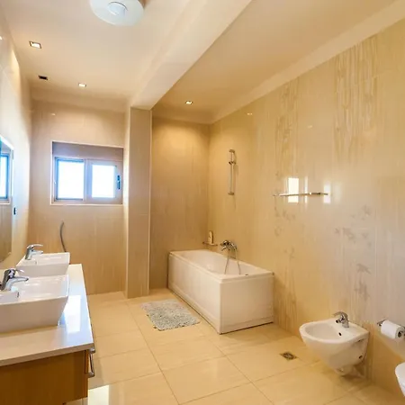וילה Luxury 6-bedroom With Private Pool- Prigipessa *
