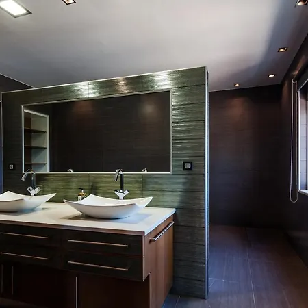 Luxury 6-bedroom With Private Pool- Prigipessa וילה *