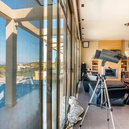 Luxury 6-bedroom With Private Pool- Prigipessa Villa Hriszí Aktí Haniá