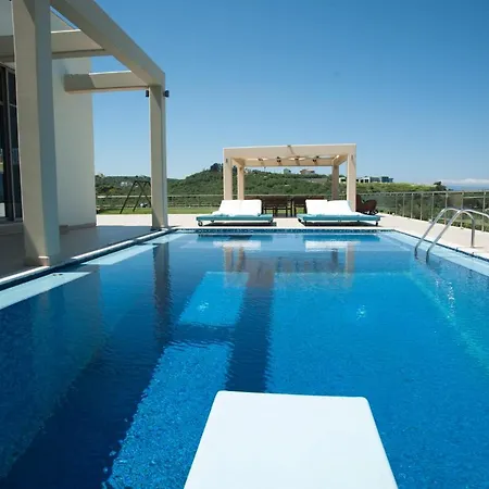 Luxury 6-bedroom With Private Pool- Prigipessa Villa Hriszí Aktí Haniá